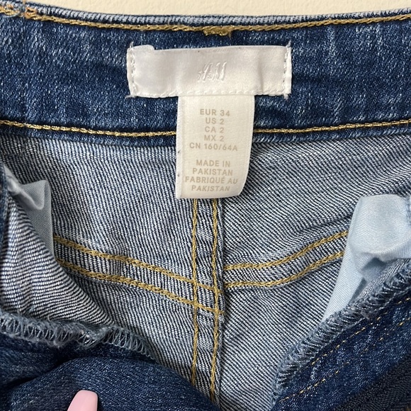 H&M High Rise Dark Wash Denim Jean Shorts - Picture 3 of 5